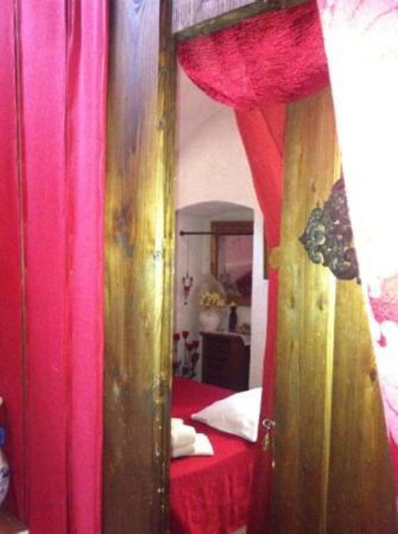 Le Petit Chateau Bed and Breakfast Dolceacqua Δωμάτιο φωτογραφία
